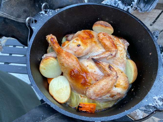 丸鶏のダッチオーブン