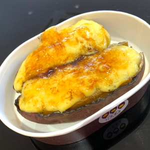 濃厚カスタードがたっぷり、目の前で焼き上げるとろ～りブリュレ 　丸亀で毎日売切れのお芋スイーツ専門店“いもまる”より 冬にぴったりの新商品が登場！