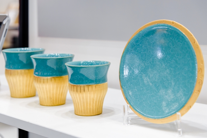 清水焼・西陣織・桐工芸など、京都の工芸に携わる13社が出展