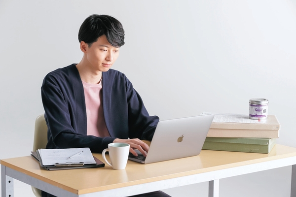 商品着用イメージ（ネイビー）