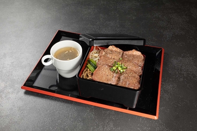 虎厨房手切り生牛タンの焼肉重