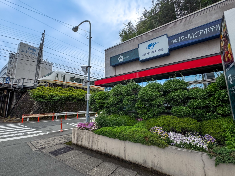 外観(線路近く)