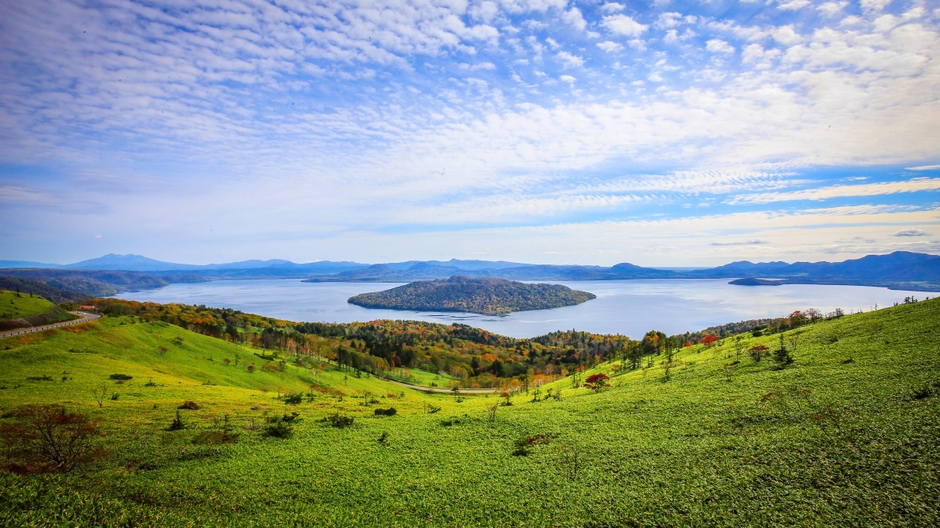 美幌峠展望台から望む屈斜路湖