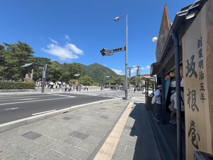 出雲大社正門前にある坂根屋ぜんざい餅店