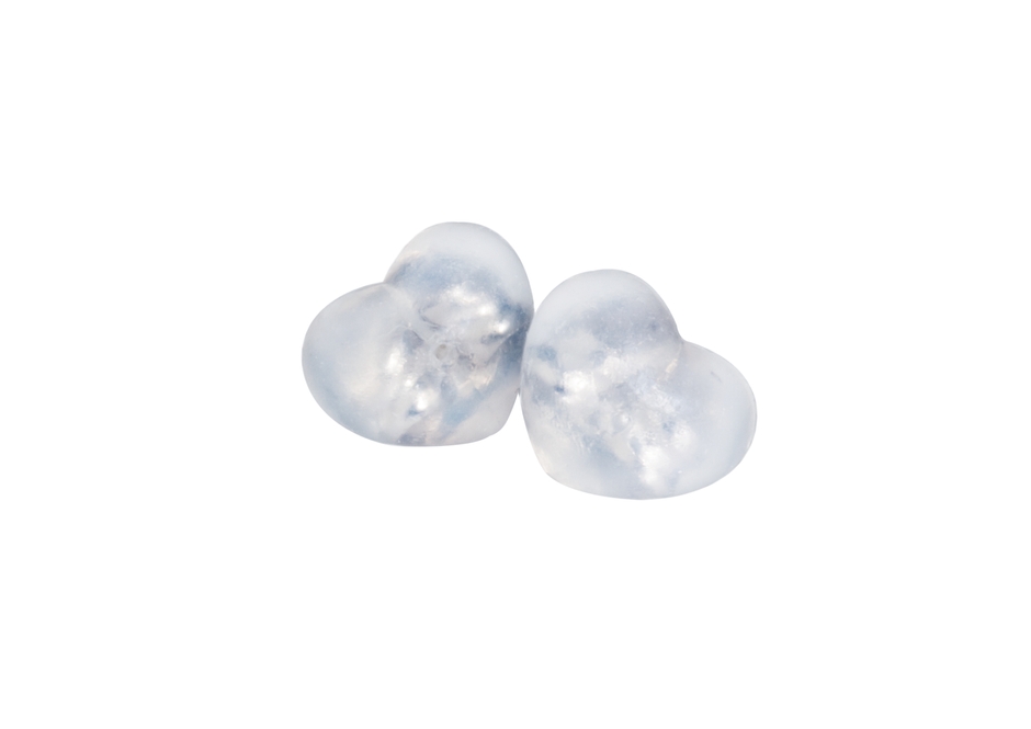 パールキャッチの他にシリコンキャッチも付属。こちらもハート型♥