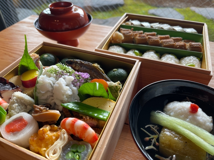 押小路 岡田 二段重