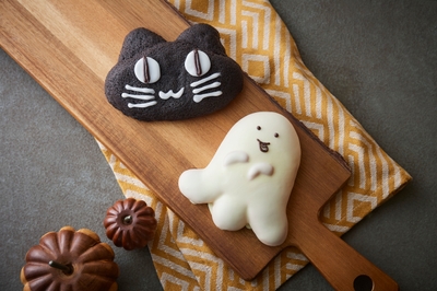 <アンデルセン>黒猫チョコクリームパン、おばけクリームパン