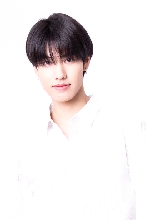 HINATA/日向 2000.3.25生まれ 182cm、AB型