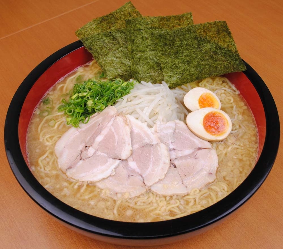 メガ盛にんたまラーメン