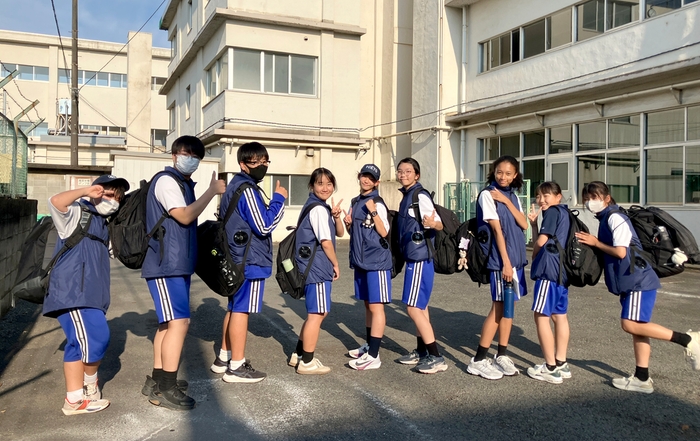 空調服(R)を着用する生徒たち