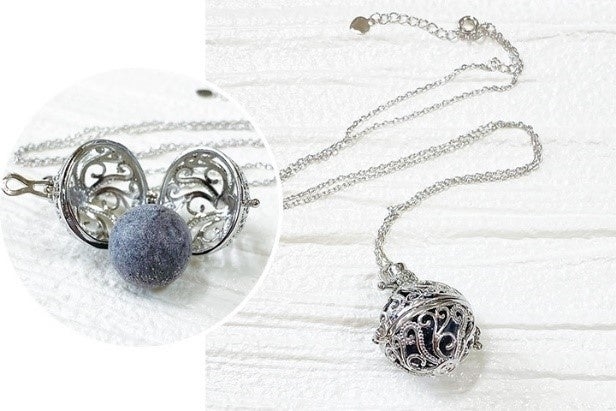 古来より宝珠とされてきた丸玉に成形された遺骨