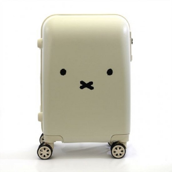 ミッフィーのスーツケースがフェイスデザインで登場 機内持ち込みもokな万能キャリーケースに大満足な予感 Newscast