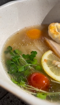 輝く黄金のスープ