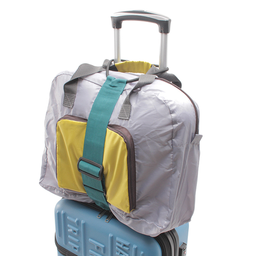 「ラゲッジベルト」スーツケースのアーム部に付けることで、手荷物を簡単に連結できるベルトです。ひとつあると空港内での移動に便利！
