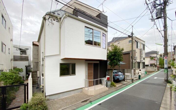 築8年の戸建てをリノベーション！本好き家族の理想を叶えた「暮らしの中心に本がある家」の施工事例を公開
