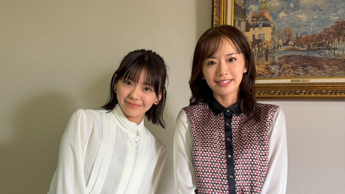 右から山本玲奈役 吉田有希、宇佐美由佳役 大熊杏優
