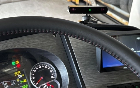 マクニカ、千曲バスが新たに導入するEVバスにてAI搭載ドライバーモニタリングシステムの実証実験を開始