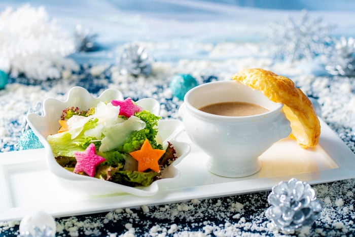 きのこのポタージュパイ包み焼き&冬野菜のサラダ(オプション)