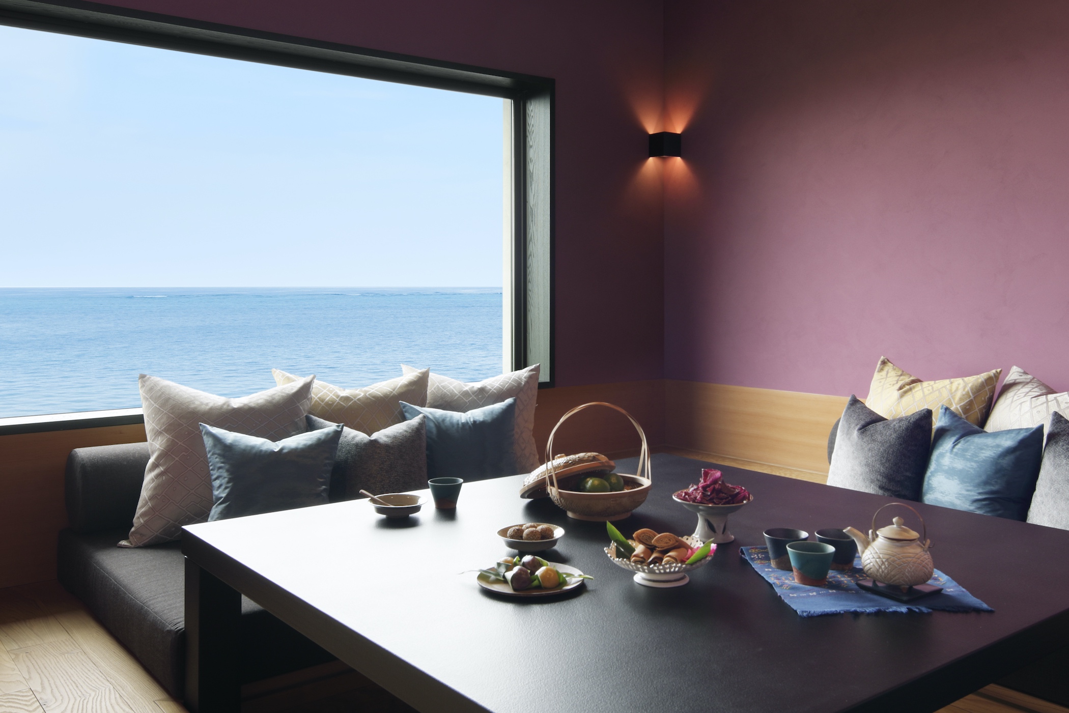 【星のや沖縄】Go To キャンペーンの地域共通クーポン活用とともに読谷村の「やちむん」を応援する取り組みを実施期間:2020年10月1日~2020年11月30日