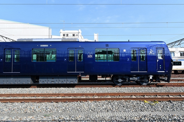 相鉄・東急新横浜線 開業1周年記念号（イメージ）①