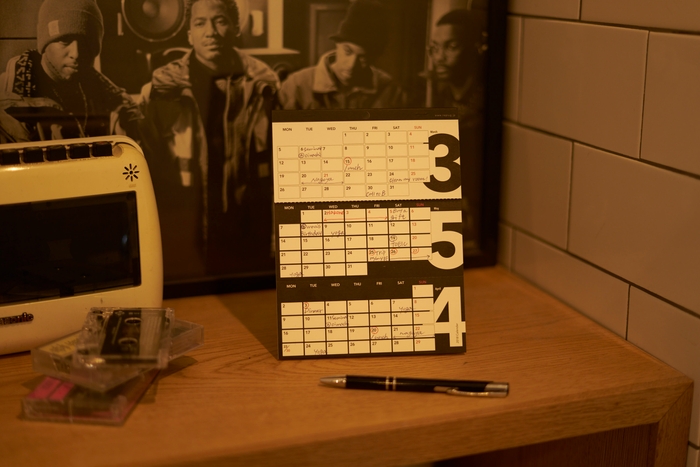 【リプラグ】3ヶ月カレンダー　3's Calendar（スリーズカレンダー）