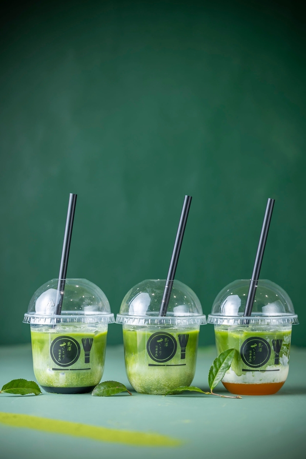 左：お濃茶ラテ 黒糖蜜入り 720円、中央：お濃茶ラテ 680円、右：お濃茶ラテ 静岡みかんレモン 720円