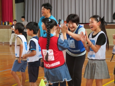 岩屋 睦子さん(出雲市立荒木小学校での実施の様子)2
