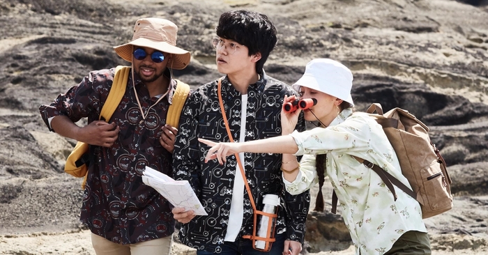 着用写真:左よりグラードン柄・メタグロス柄・フライゴン柄