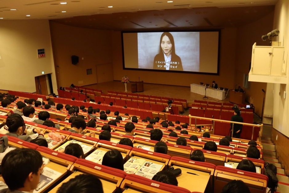 今回は理大ホールを会場にオンライン形式で開催しました