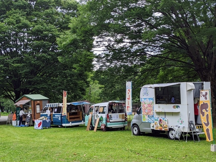 キッチンカー（昨年度の様子）