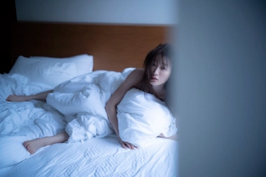 なぜ、オトコもオンナもこの女優が気になるのか？ 秘密のこたえが一冊に。　 松本まりか写真集「MM」、12月4日発売。　 ※とっておきの表紙や秘蔵写真、特典など“オトナの遊び”を順次公開！