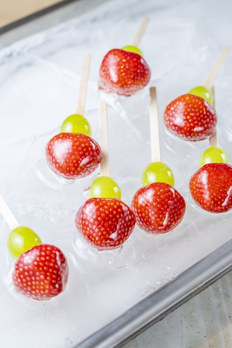 いちご飴づくり体験1 ※写真はイメージです