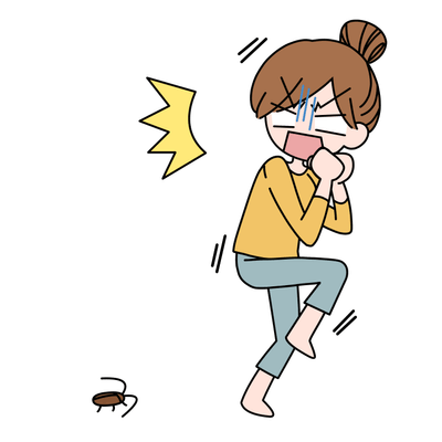 ゴキブリに驚く女性