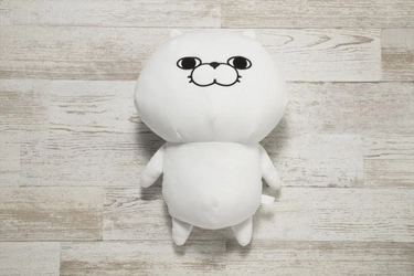 抱くもよし、枕にするもよし！ ヨッシースタンプのキャラクターより「ぬこ100％」のぬこさまが登場！！