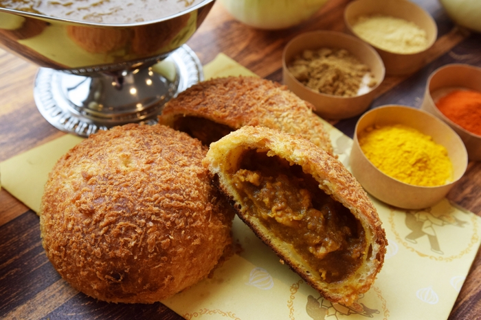 焼きカレーパン インドカリー by 新宿中村屋