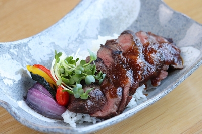 アンガスビーフステーキ弁当 和風ジンジャーソース