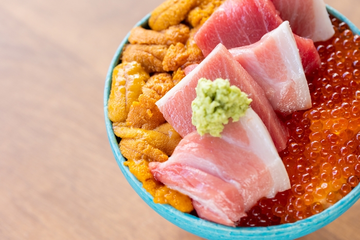 贅沢丼 ~うにトロいくら~