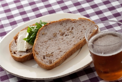 【PSS くるみのカンパーニュ 食シーン】