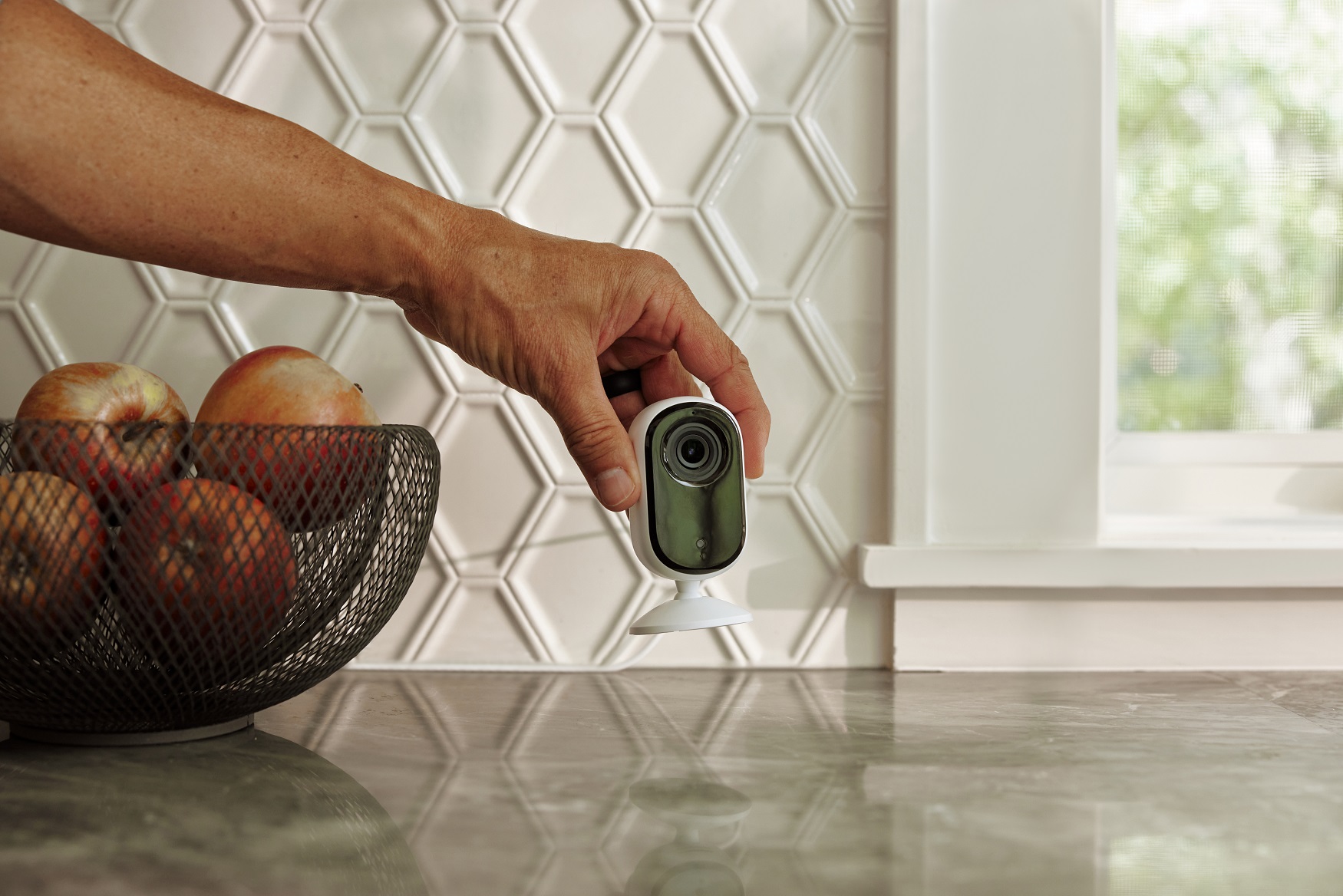 Arloが新しいEssentialカメラとドアベルを発表 お手頃な価格であらゆるものを見守るスマートホームセキュリティを提供