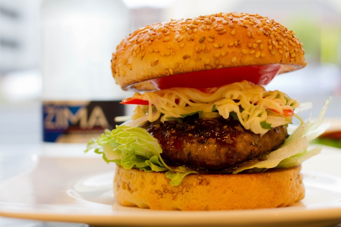 兵庫・神戸カヴィリ)神戸極みバーガー