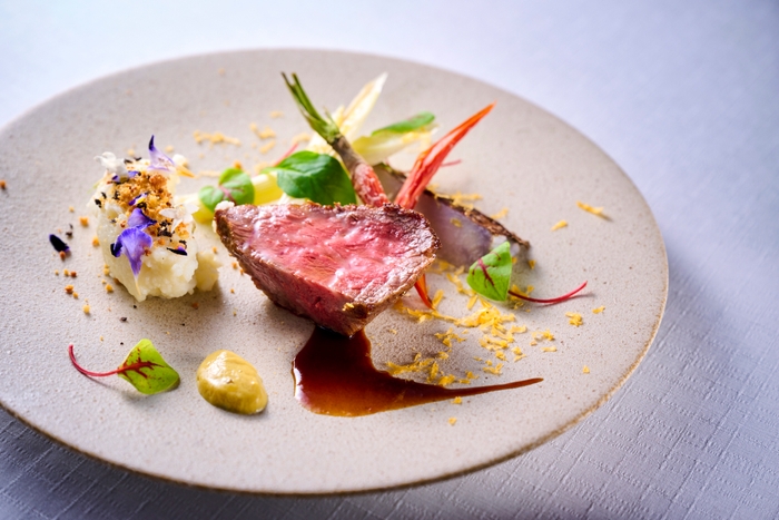 ▲淡路ポークのロースト 玉ねぎローストを添えて