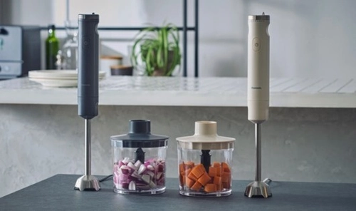 持ちやすく、スリム＆コンパクトな 「ハンドブレンダー」がリニューアル　 さらにすばやくなめらかな仕上がりに