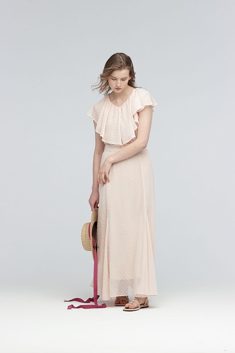 【merituuli】ドットシフォンフリルプルオーバー(¥8,800)/ドットシフォンフレアスカート(¥13,200)