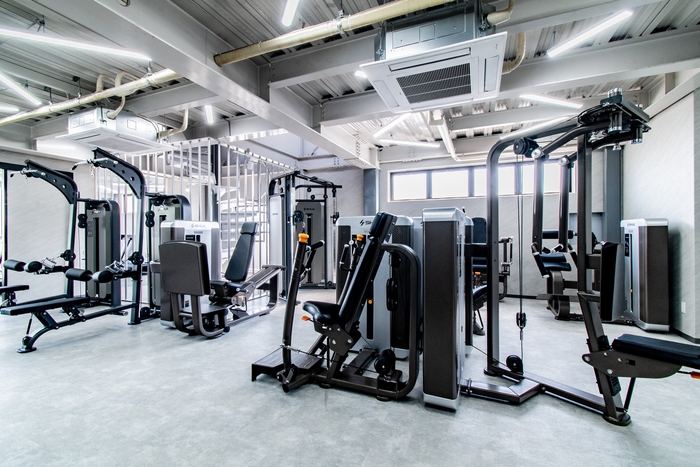 筋力トレーニングマシン