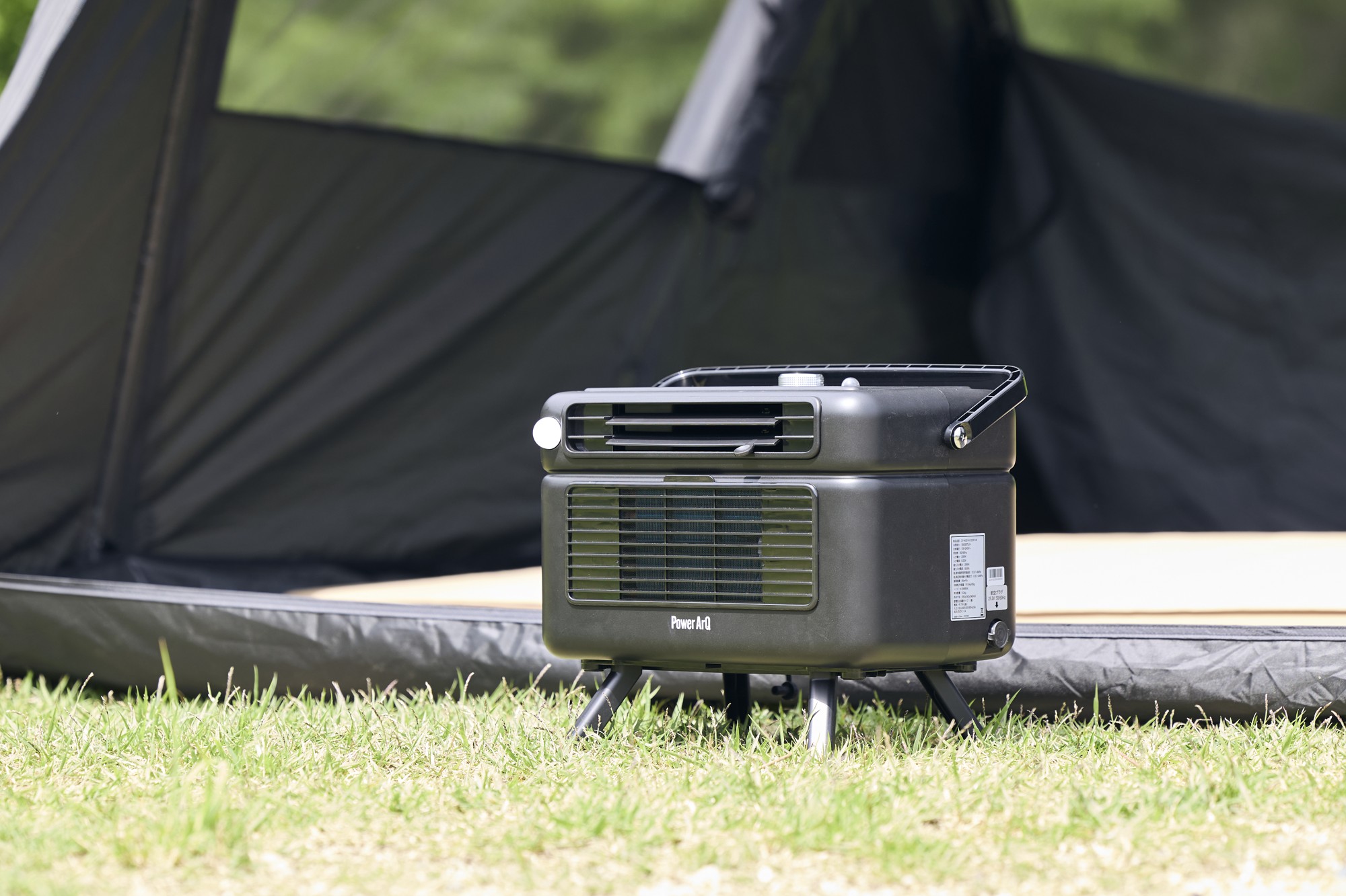 「ハァハァ」が「スースー」に変わる夜 ― 夏のテントに"本物の冷風"が必要だった、愛犬家のリアルな話