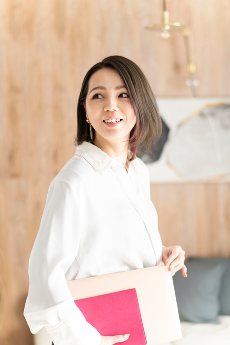 凛音株式会社 代表取締役 石野 千賀