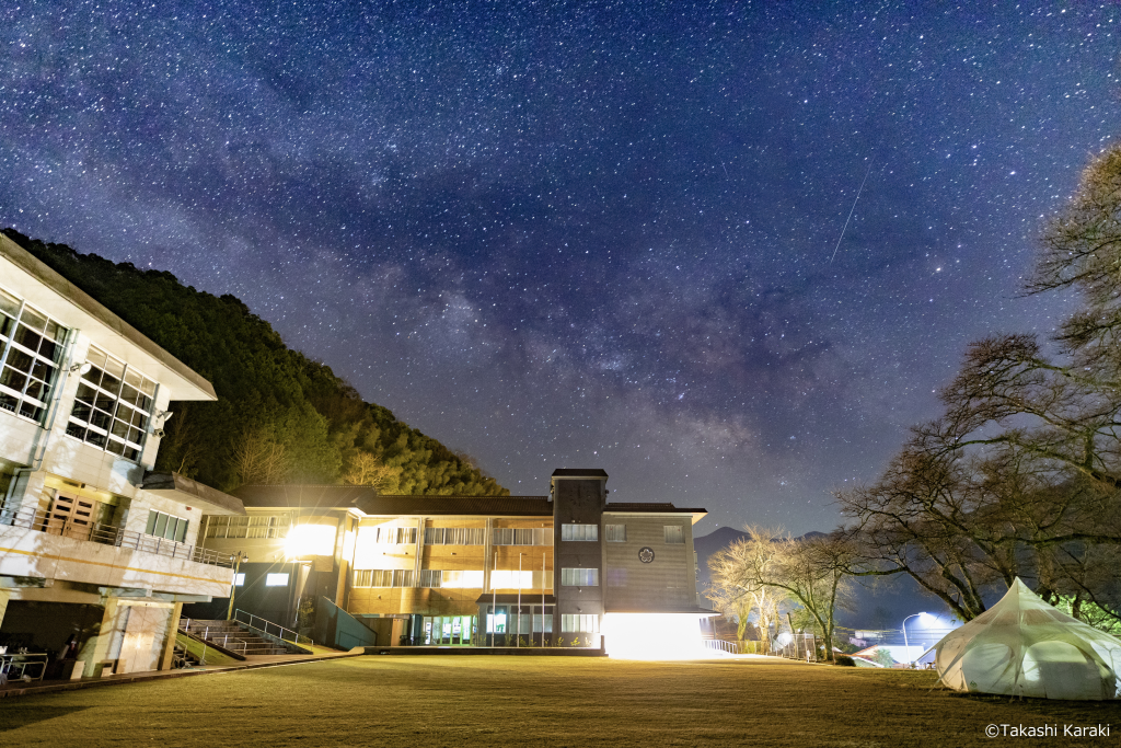 鳥取の人気スポット「OOE VALLEY STAY」で行われる星空観測会に協力