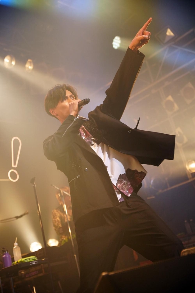 写真:源 賀津己、宮川舞子