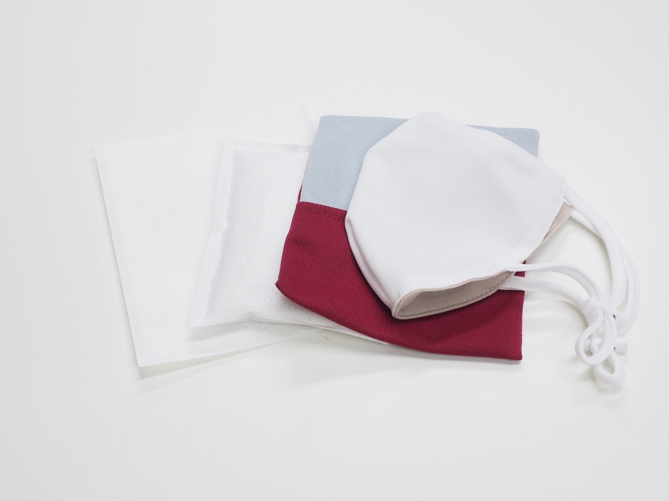 フワさら抗菌珪藻土マスクケースPocket と メガネかけるときのマスク