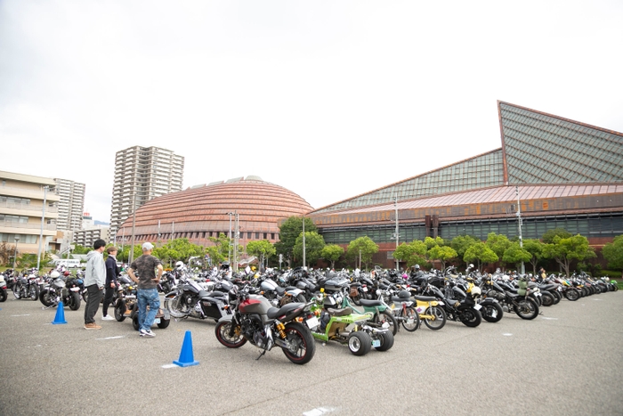屋外駐車場も見応えがあります